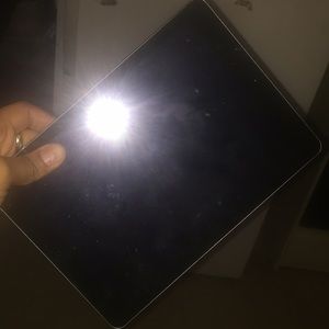 iPad locked !Great For Parts May Be Able To Unlck